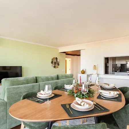 3br W Balcony And Sea View