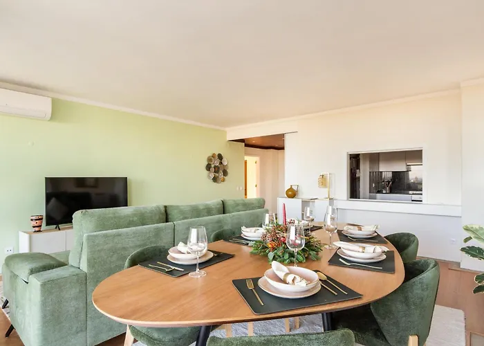 3br W Balcony And Sea View