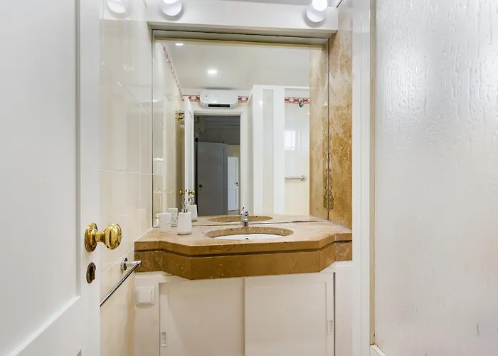 Lejlighed 3br W Balcony And Sea View *